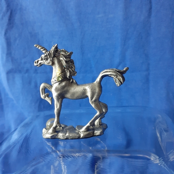 Unicorn Vintage Figurine With Crystal Ball & Green Stone Very Detailed Vintage - Picture 7 of 16